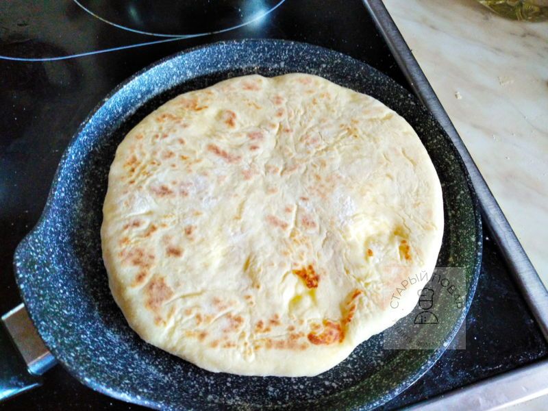 Начинаем выпекать хачапури
