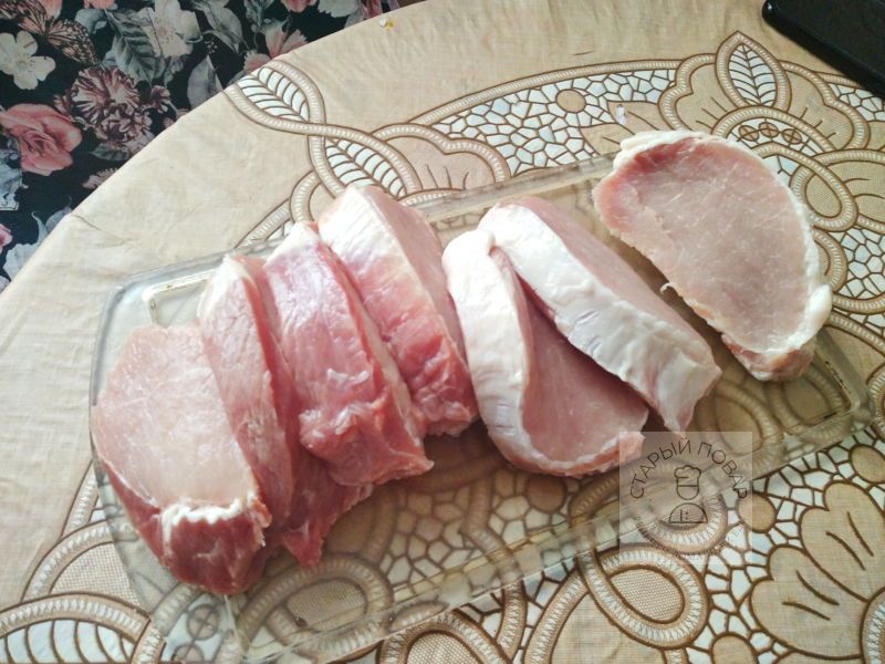 Куски мяса для приготовления мяса по-французски