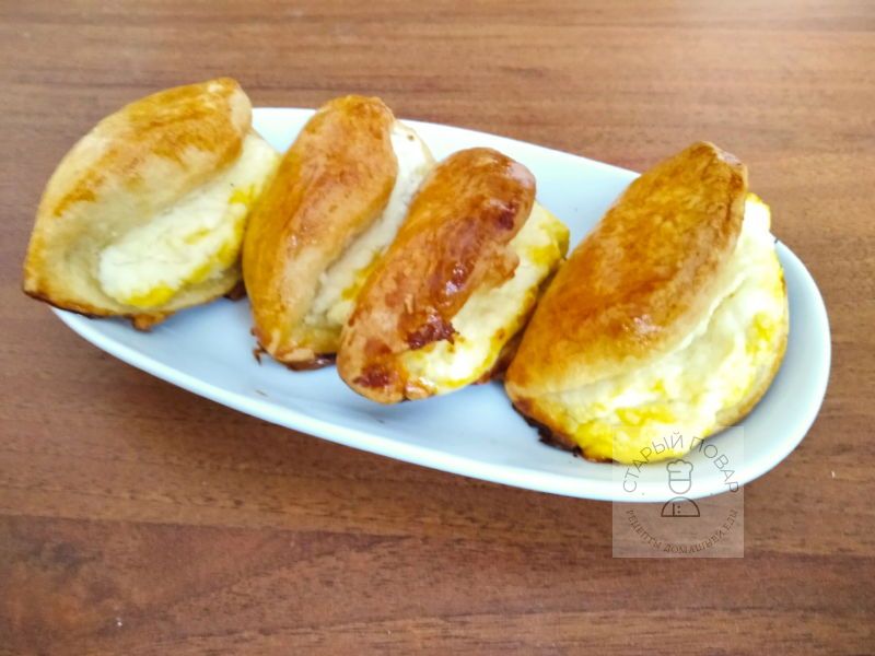 Готовые сочники на тарелке