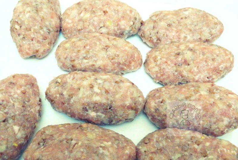 Формируем небольшие котлетки
