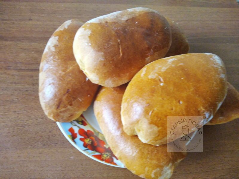 Пирожки на тарелке