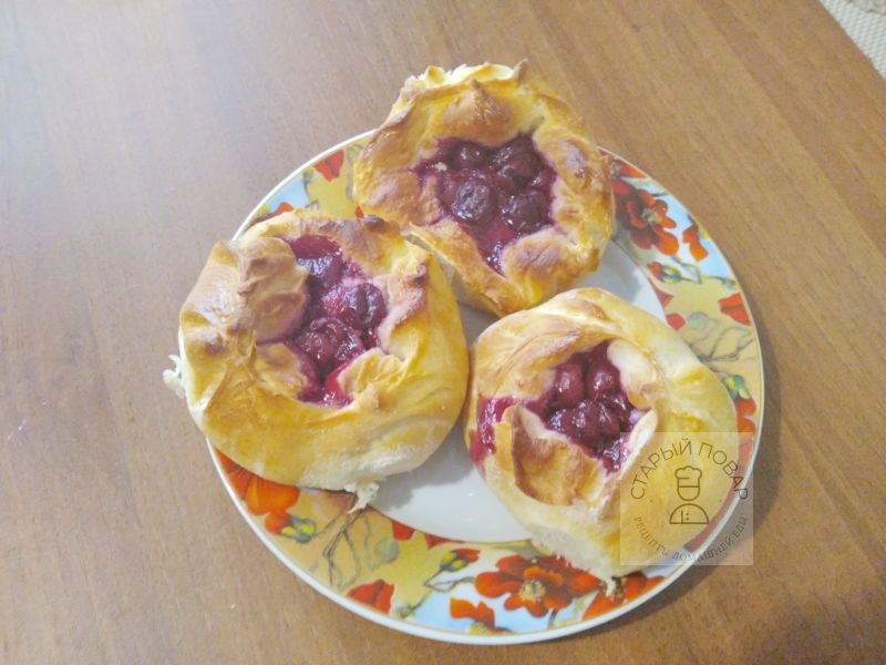 Ватрушки с вишней
