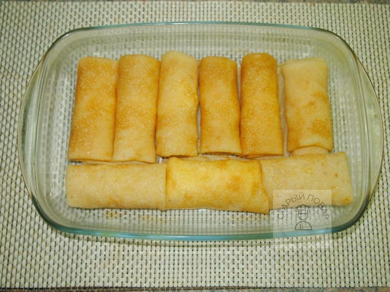 Укладываем блинчики в стеклянную форму