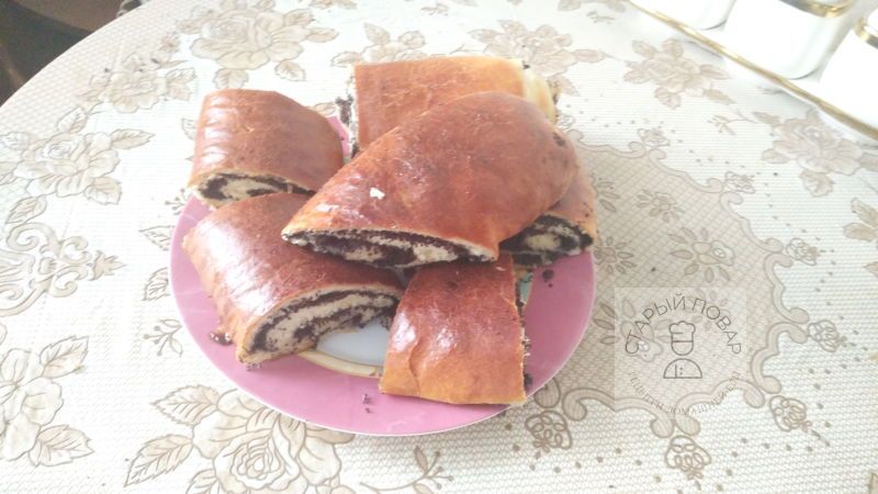 Рулет с маком готов