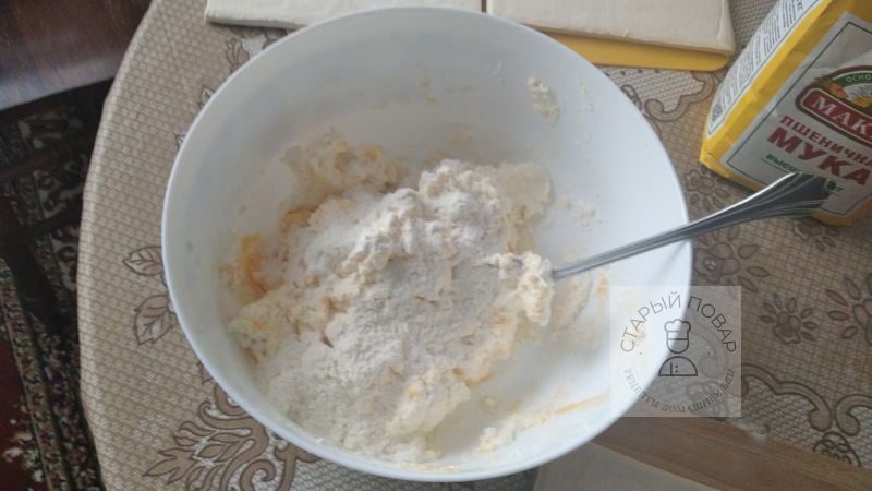 Добавляем муку