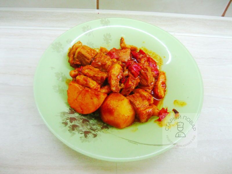 Готовый гуляш с клецками