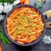 Тушеная морковь с луком в сметане на сковороде